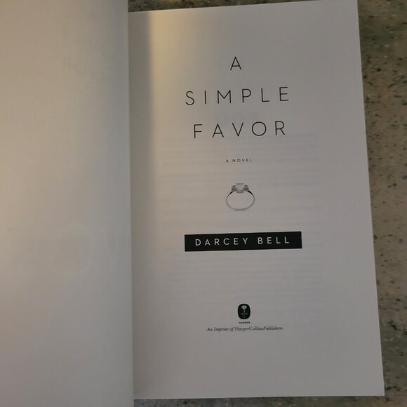 A SIMPLE FAVOR Paperback Thriller Novel by DARCEY BELL - GUC - Picture 5 of 5